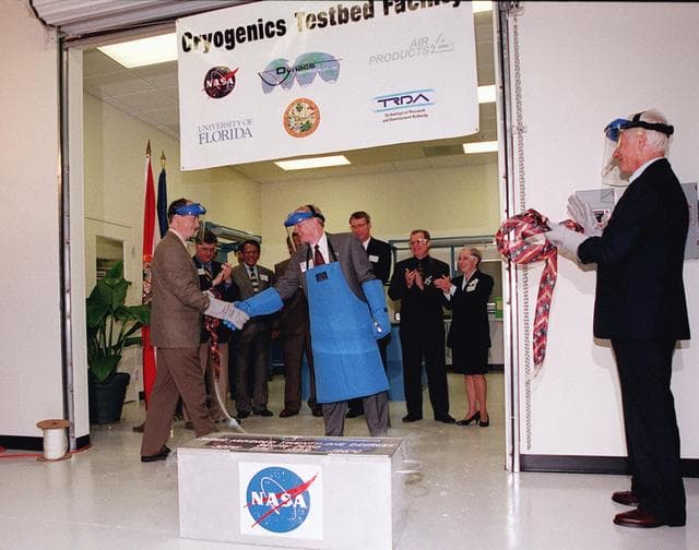NASA image: KSC-00pp0506