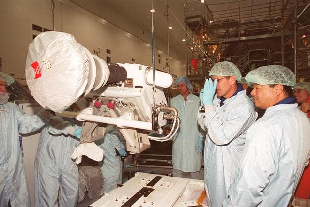 NASA image: KSC-00pp0519