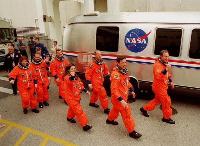 NASA image: KSC-00pp0575