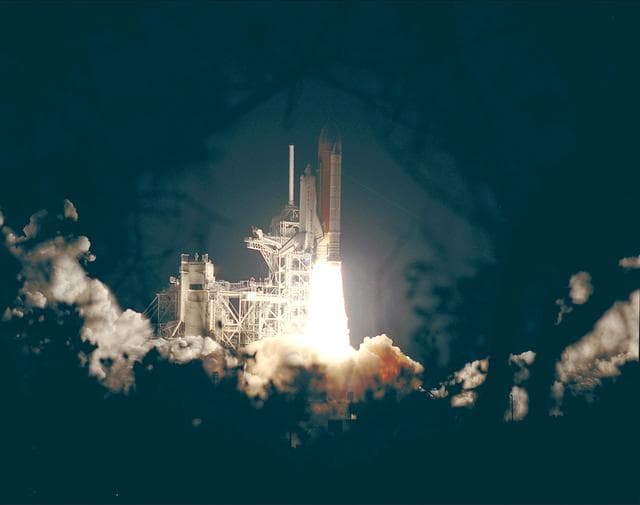 NASA image: KSC-00pp0651