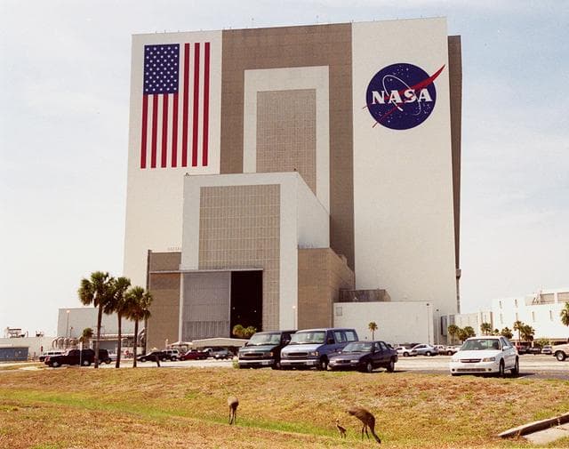 NASA image: KSC-00pp0671