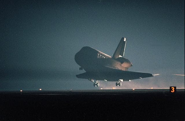 NASA image: KSC-00pp0674