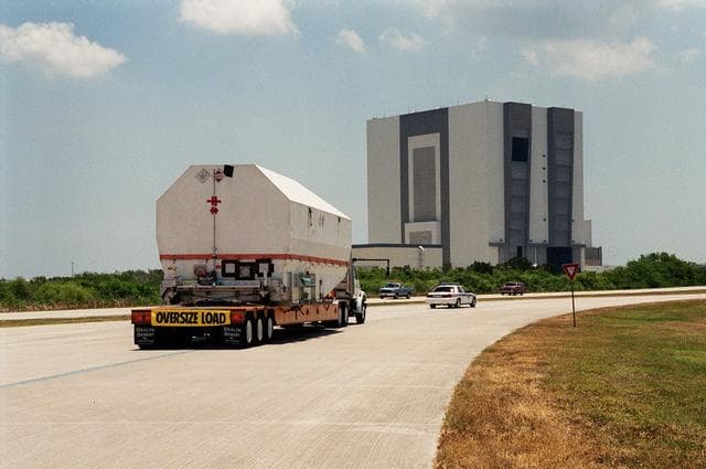 NASA image: KSC-00pp0709