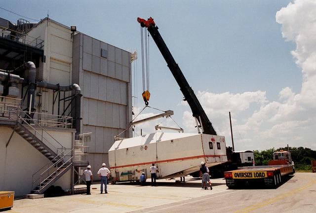 NASA image: KSC-00pp0710