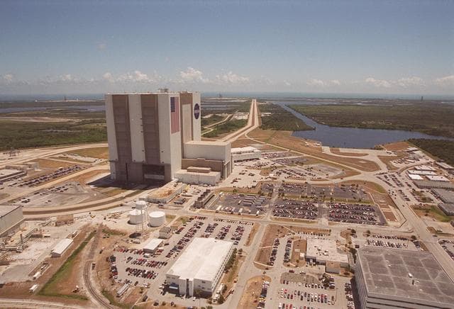NASA image: KSC-00pp0735