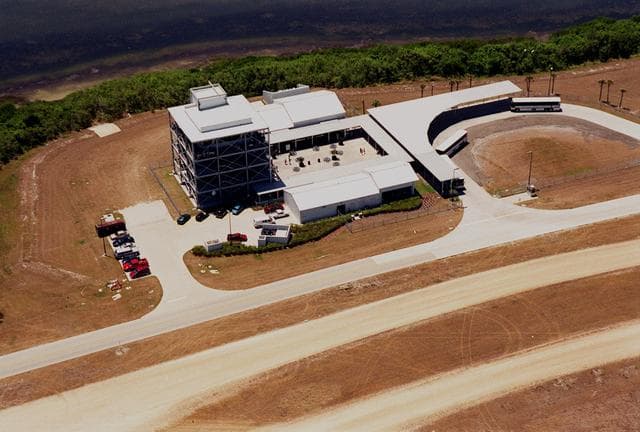 NASA image: KSC-00pp0737