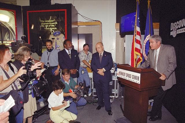 NASA image: KSC-00pp0752