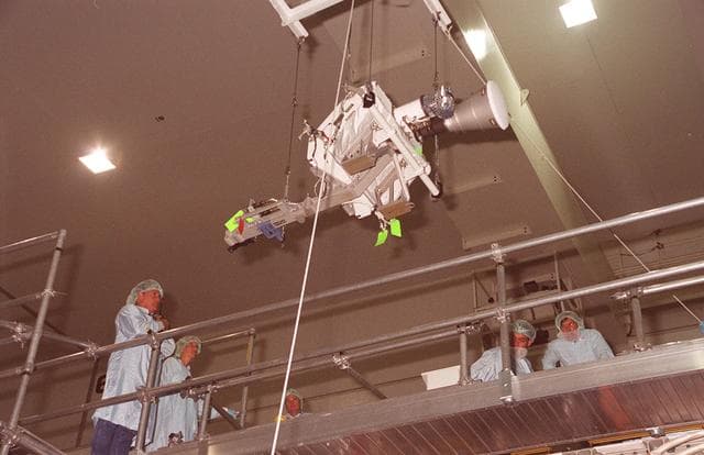 NASA image: KSC-00pp0758