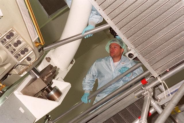NASA image: KSC-00pp0769
