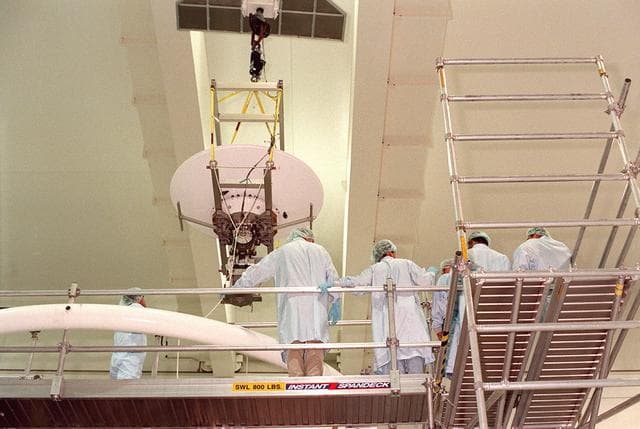 NASA image: KSC-00pp0776