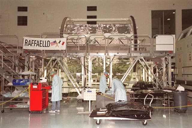 NASA image: KSC-00pp0778