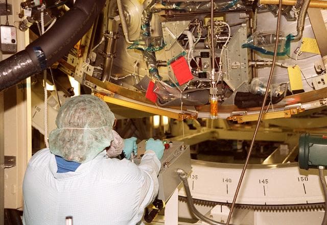 NASA image: KSC-00pp0796