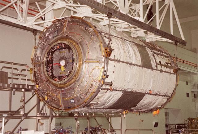 NASA image: KSC-00pp0800