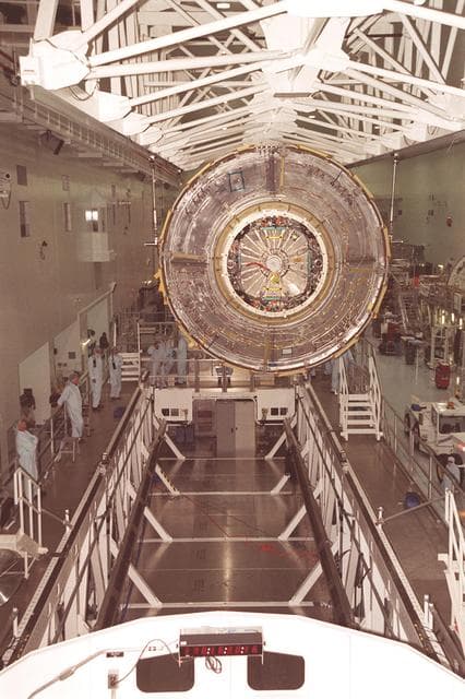NASA image: KSC-00pp0803