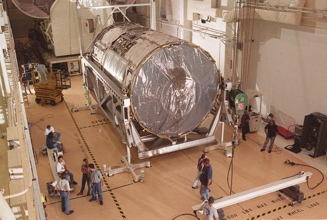 NASA image: KSC-00pp0834