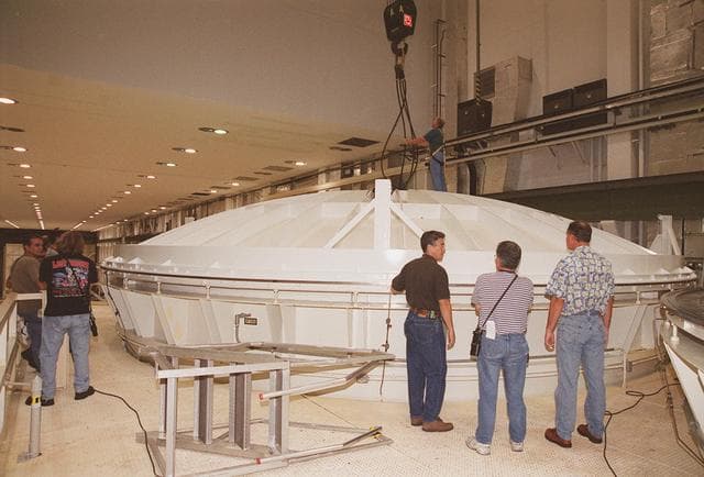 NASA image: KSC-00pp0852