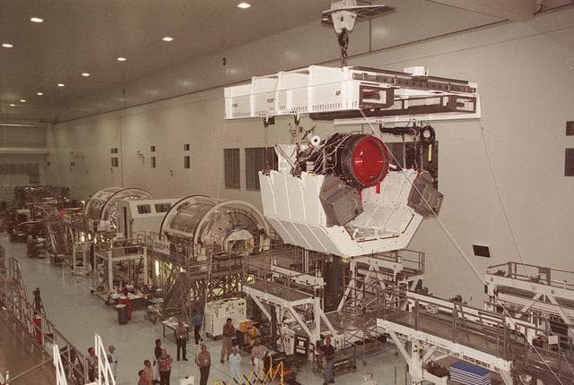 NASA image: KSC-00pp0872