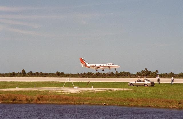 NASA image: KSC-00pp0889