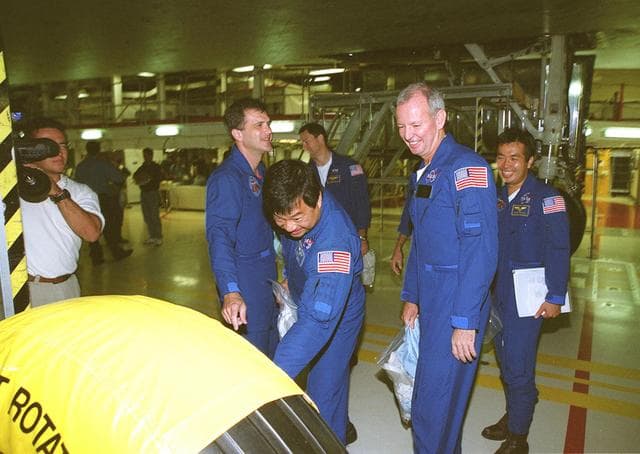 NASA image: KSC-00pp0908
