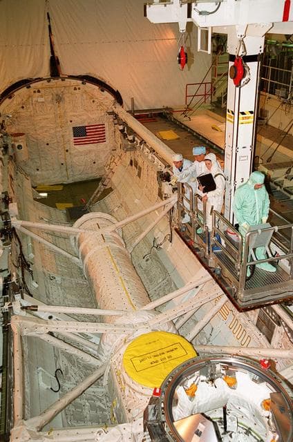 NASA image: KSC-00pp0995