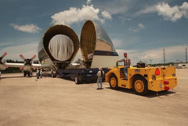 NASA image: KSC-00pp1037