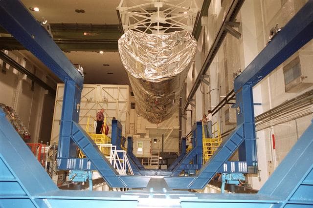 NASA image: KSC-00pp1051