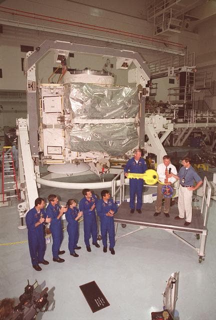 NASA image: KSC-00pp1056