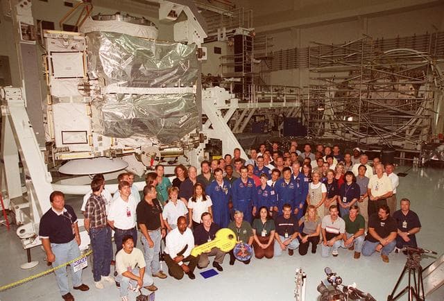 NASA image: KSC-00pp1058