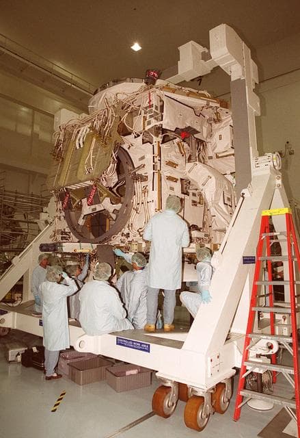 NASA image: KSC-00pp1060