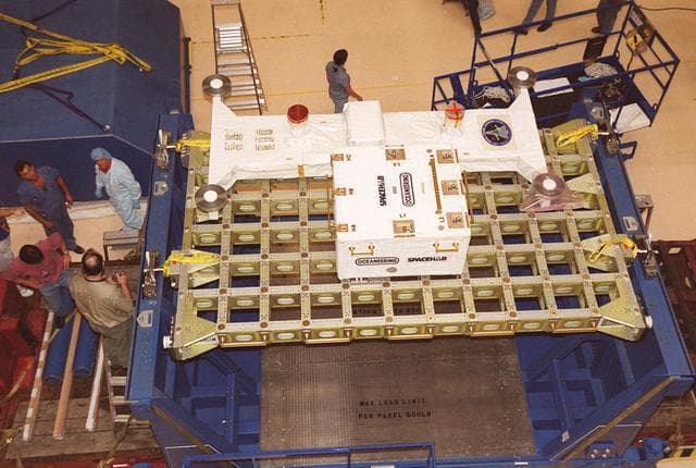 NASA image: KSC-00pp1103