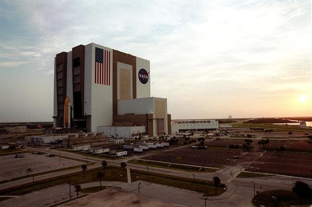 NASA image: KSC-00pp1112