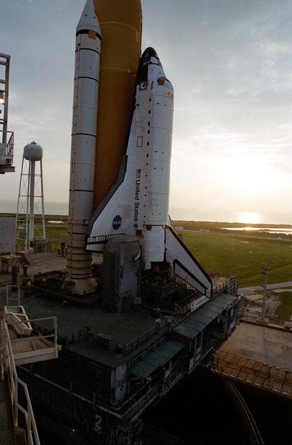 NASA image: KSC-00pp1122