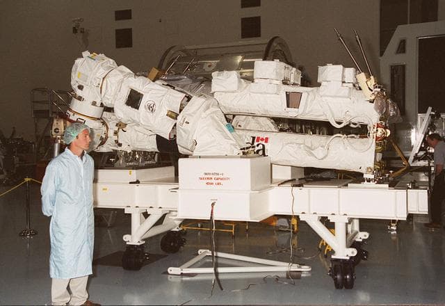 NASA image: KSC-00pp1145
