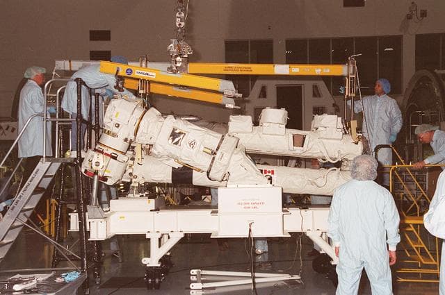 NASA image: KSC-00pp1147