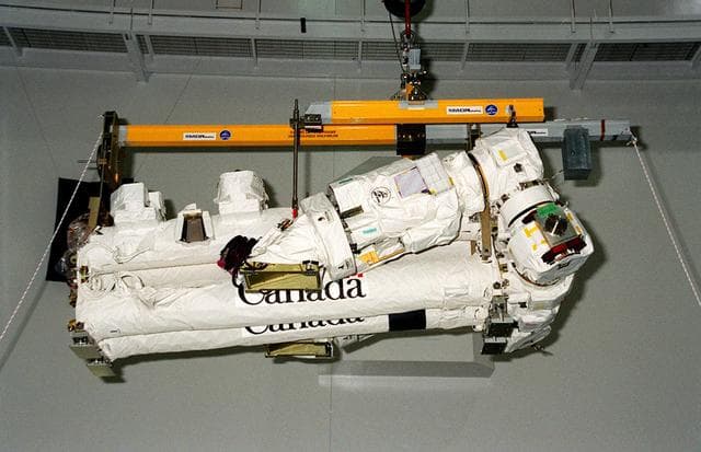 NASA image: KSC-00pp1148