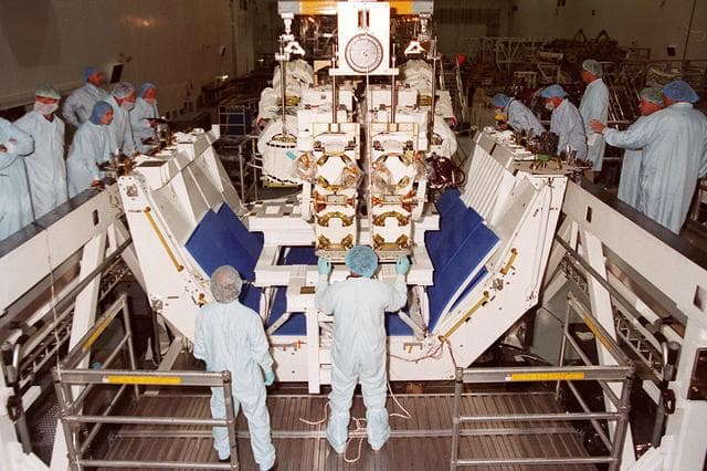 NASA image: KSC-00pp1152