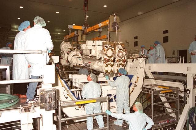 NASA image: KSC-00pp1153