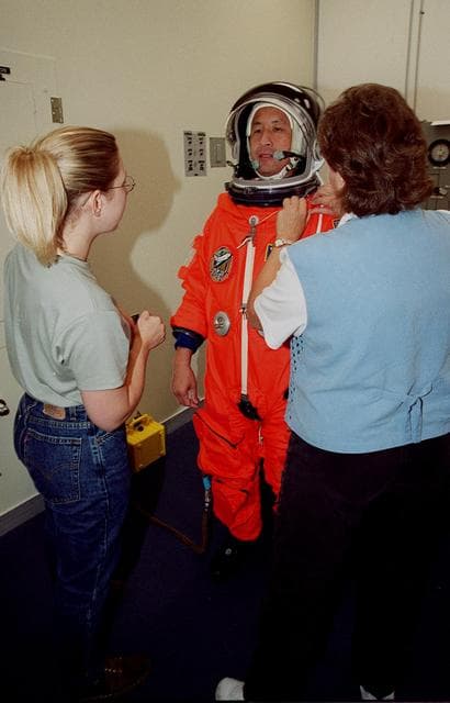 NASA image: KSC-00pp1158