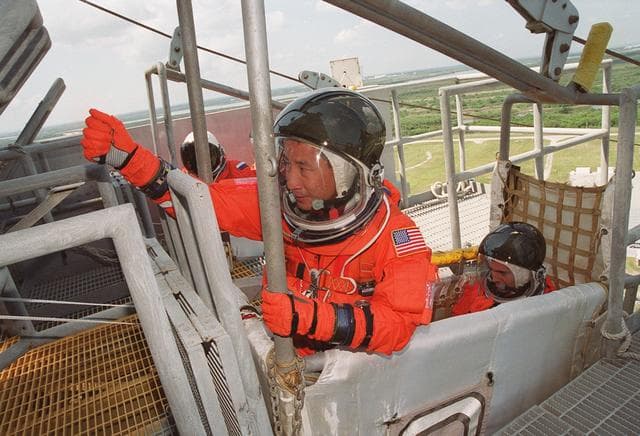 NASA image: KSC-00pp1181