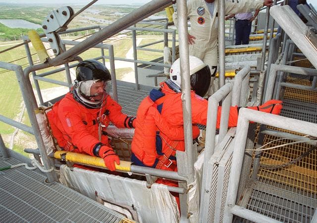 NASA image: KSC-00pp1182
