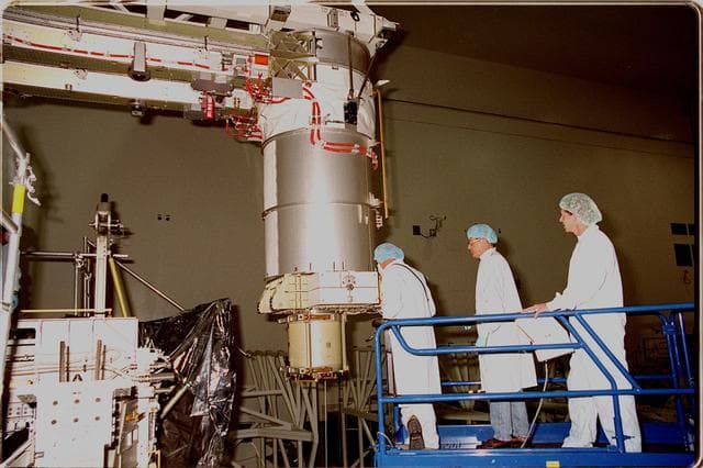 NASA image: KSC-00pp1196