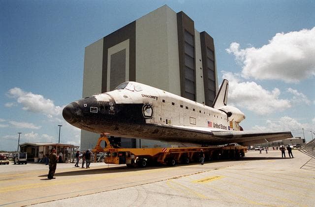 NASA image: KSC-00pp1201