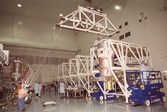 NASA image: KSC-00pp1210