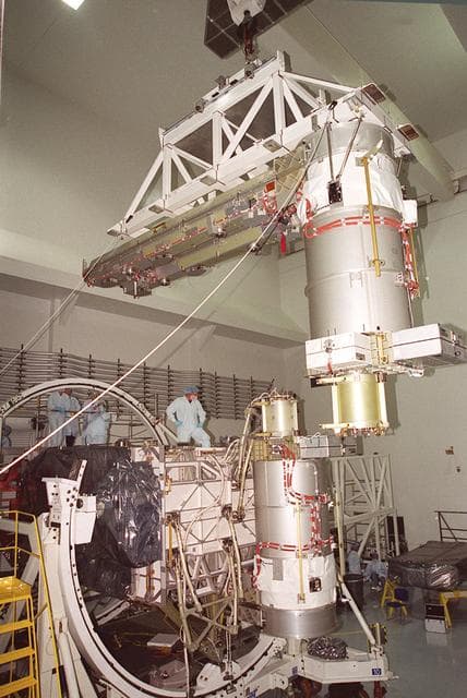NASA image: KSC-00pp1215