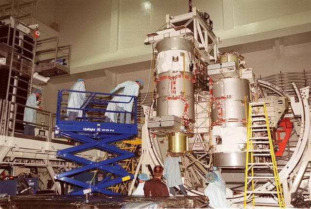 NASA image: KSC-00pp1218