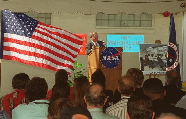 NASA image: KSC-00pp1243