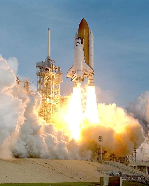 NASA image: KSC-00pp1267