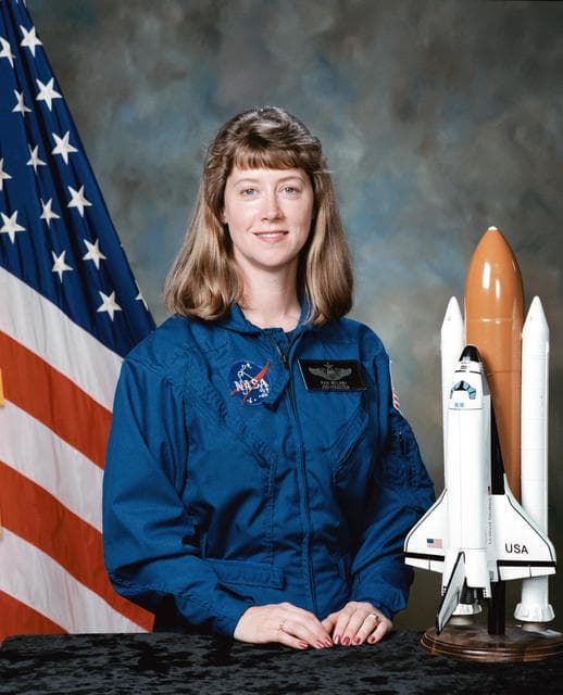 NASA image: JOHNSON SPACE CENTER, HOUSTON, TEXAS -- (S95-057778) Official portrait of astronaut Pamela A. Melroy, pilot.