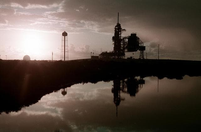 NASA image: KSC-00pp1299