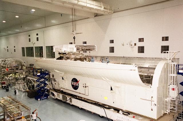 NASA image: KSC-00pp1316